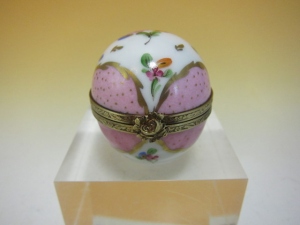 球形クラシックボックス　(ピンク、金彩、花柄)　P022