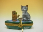 猫とフクロウのボート遊び